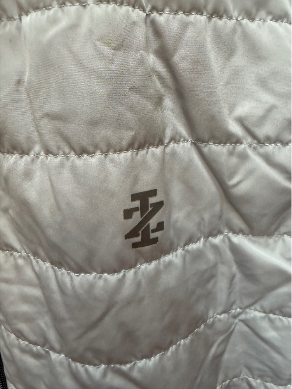 Light Gray Quilted Sleeveless Vest with Zip Pockets - Picture 2 of 11